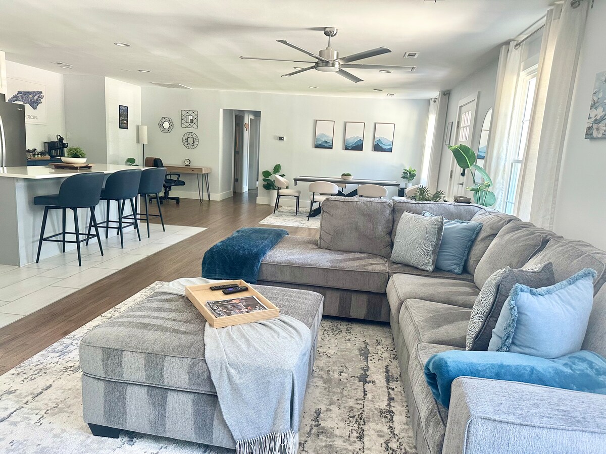 Charlotte Stays - Interior